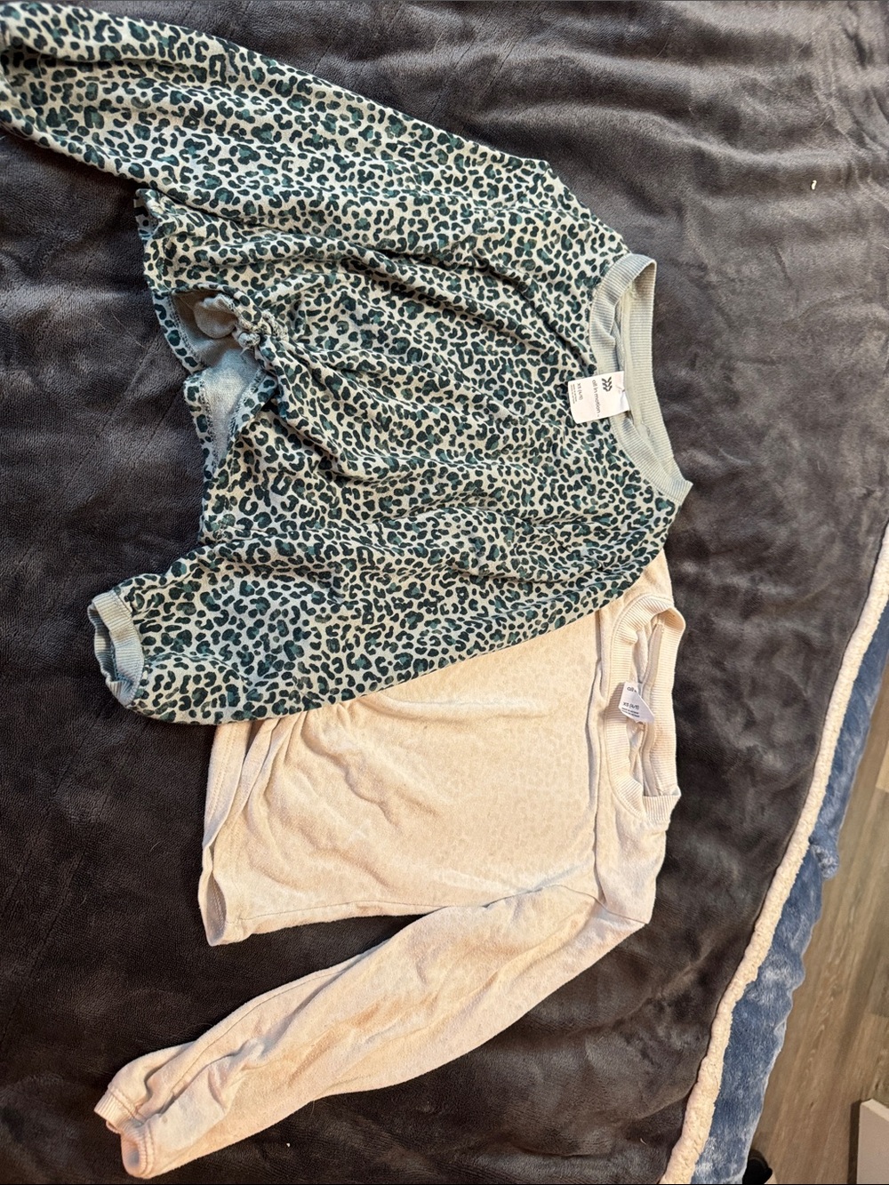 Kids Long Sleeve Tees - Green Leopard Print & Cream Set